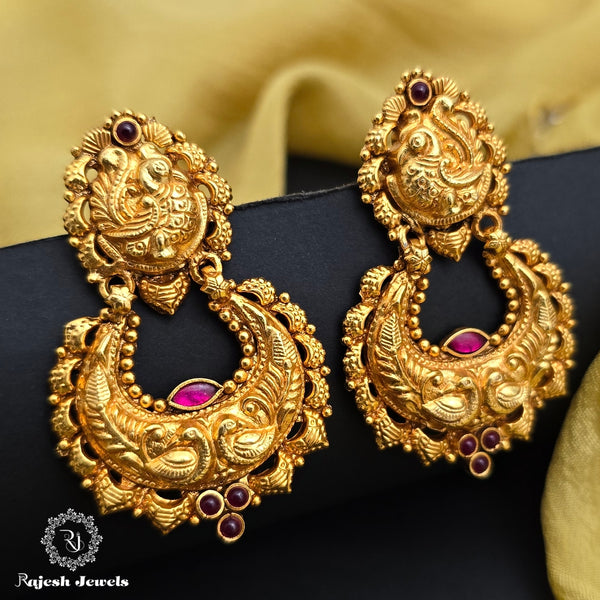 Mesmerizing Chandbali Earrings