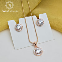 Spectacular Cz South Screw Pendent Set