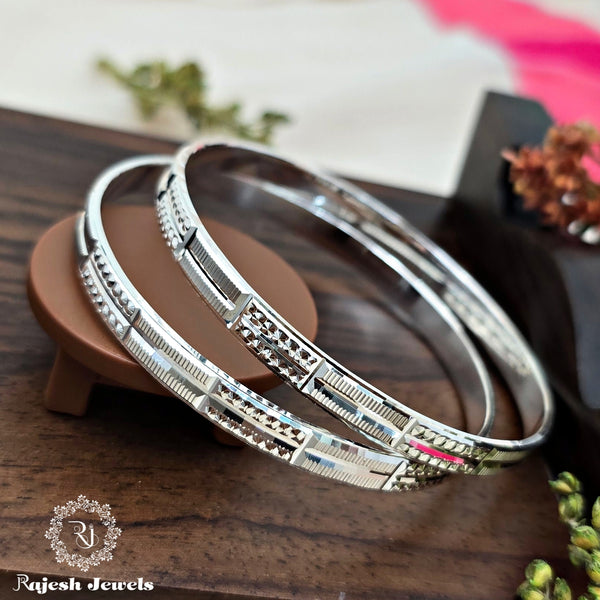 Lovable Plain Laser Engraving Bangles