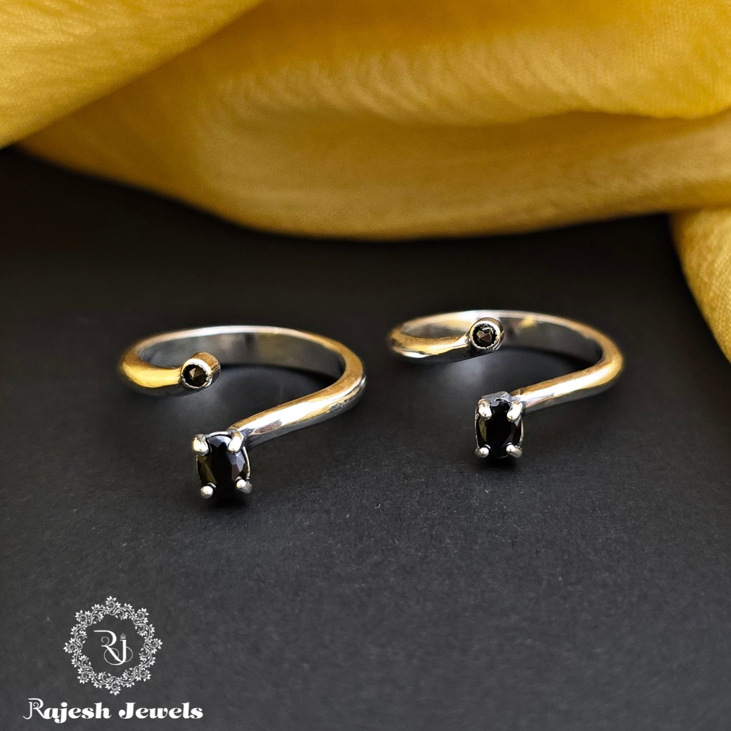 Black Onyx Top Adjustable Toerings