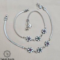 Mesmerizing Floral Cutstone Anklet