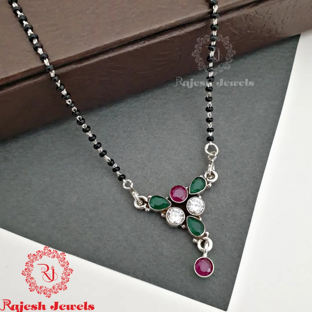 Triangluar Mangalsutra