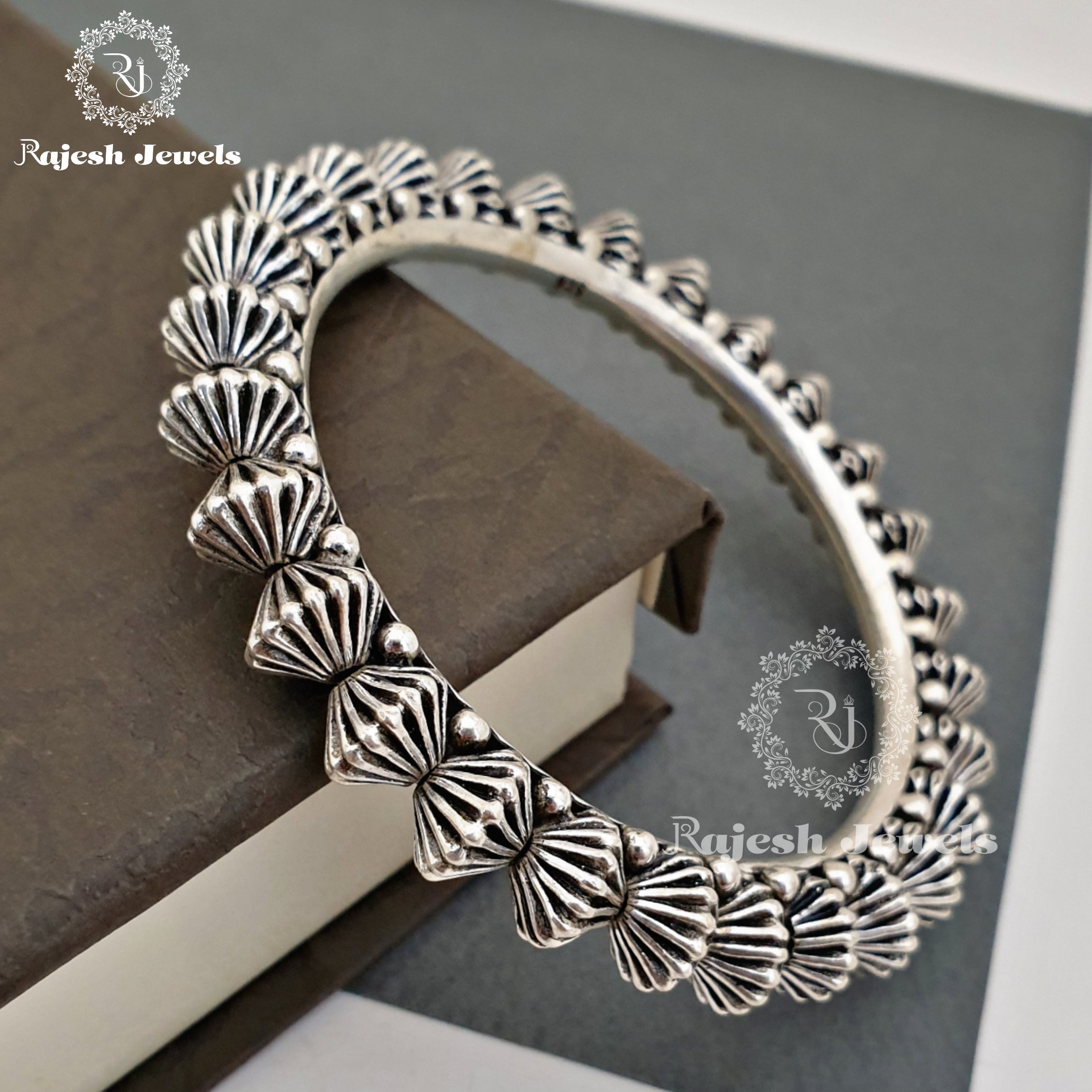 Prettify Silver Bangle