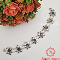 Glamorous Floral Ladies Bracelet