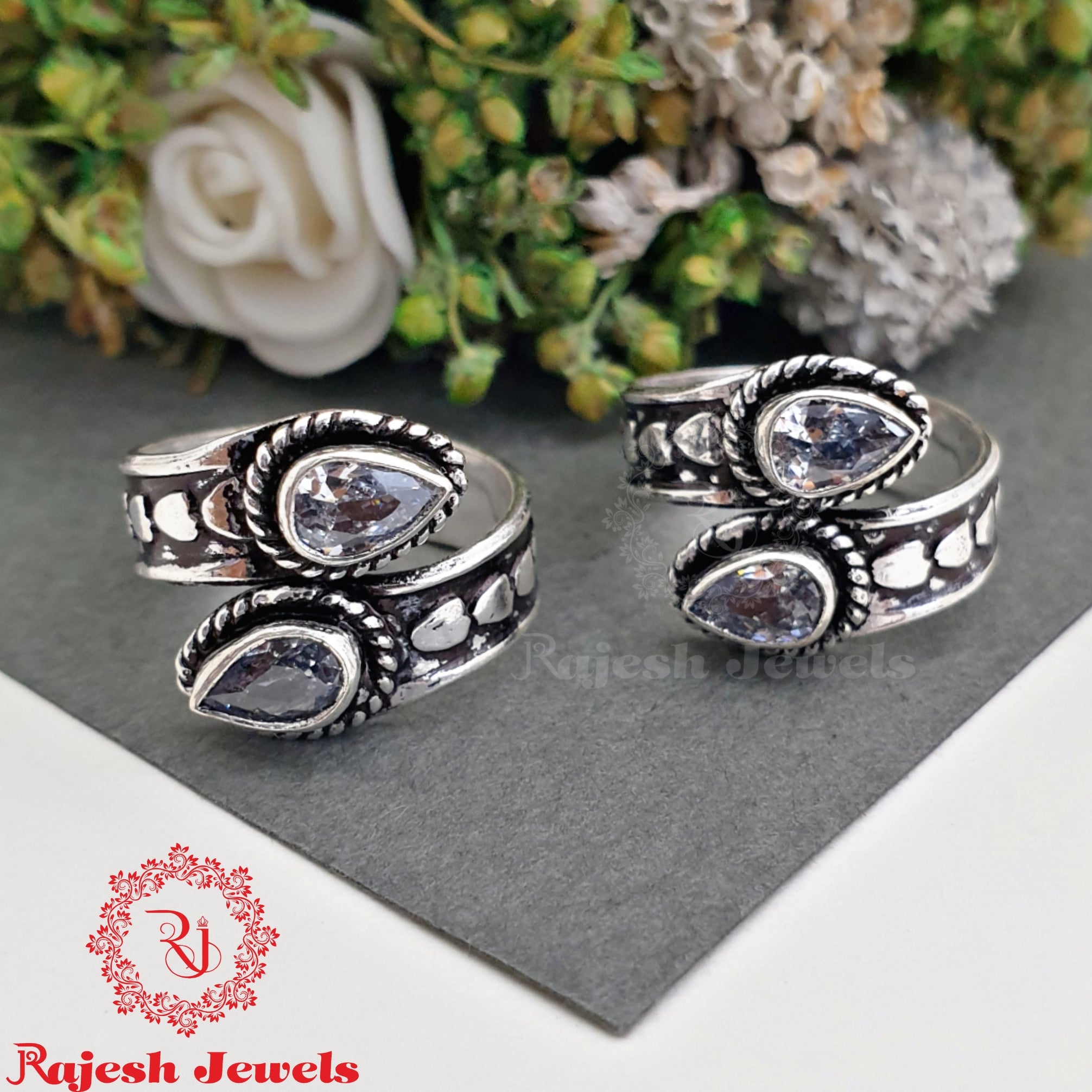 Elegant Top Adjustable Toerings