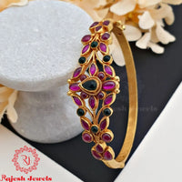 Classic Gold Polished Hand Kada