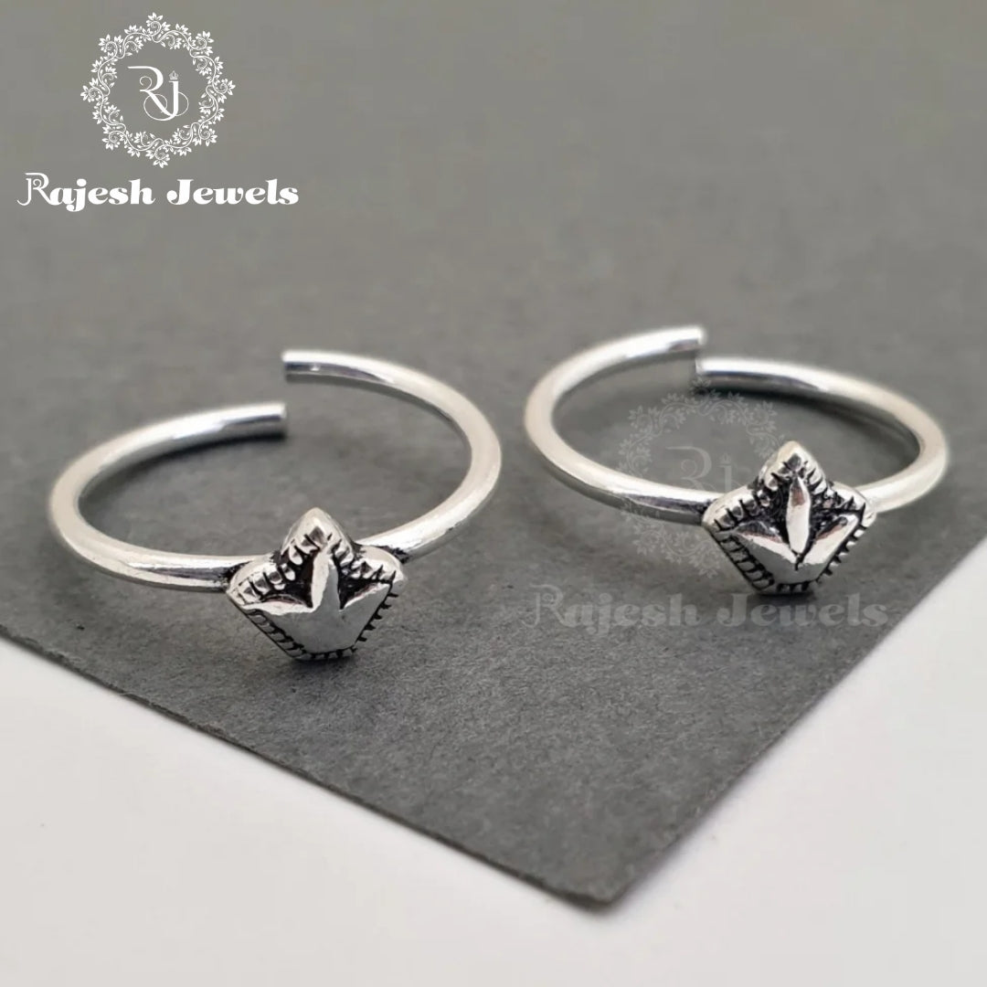 Sleek Pure Silver Toerings