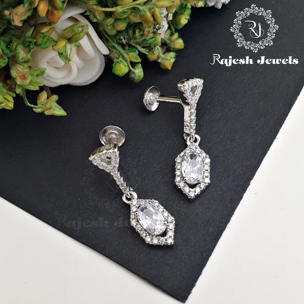 Oval South Screw Hanging Earrings