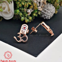 Om Design Pure Silver Studs