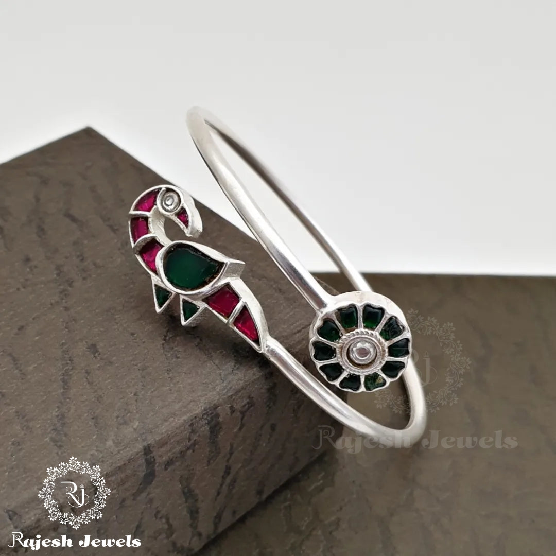 Attractive Peacock Kundan Kada