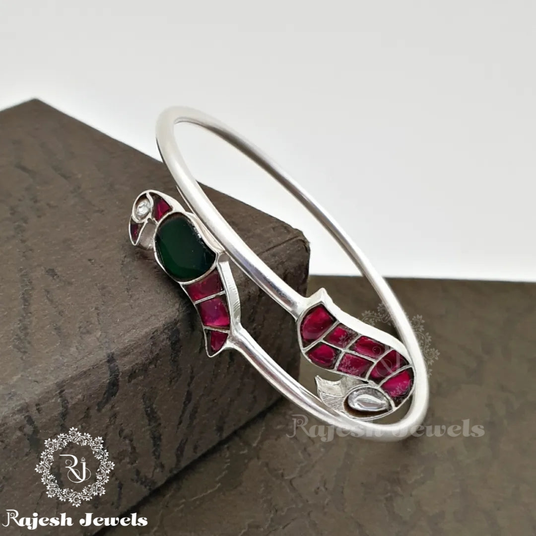 Gracefull Peacock Kada