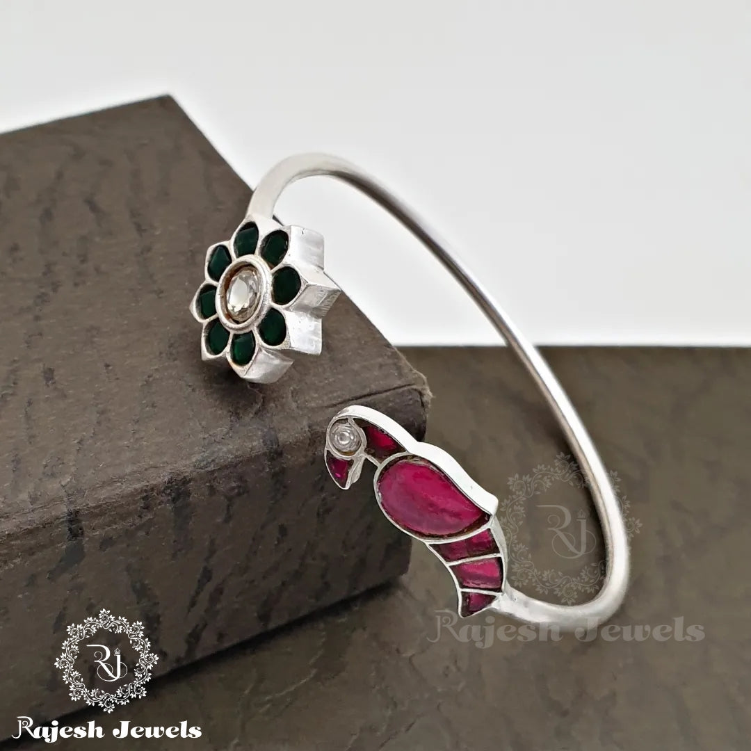 Embellish Kundan Kada