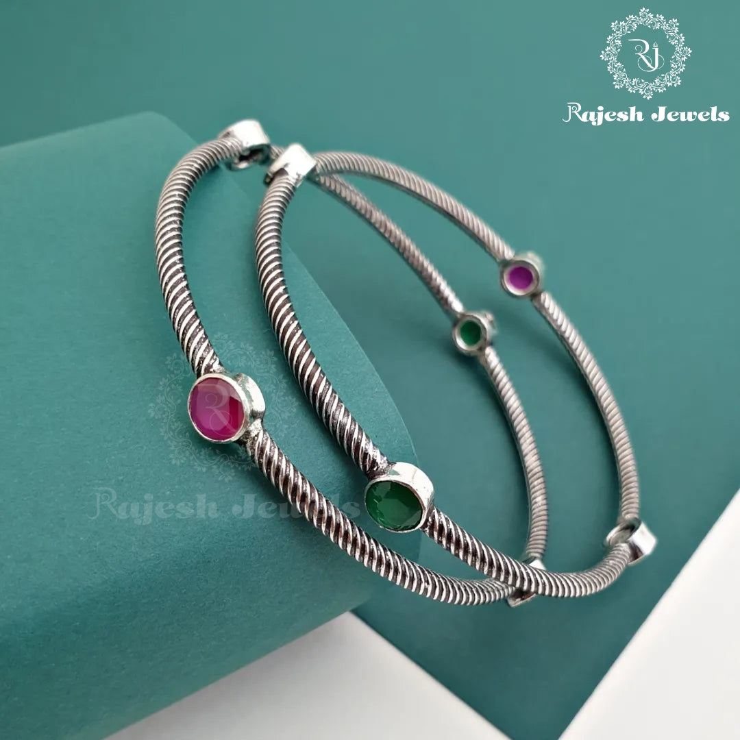 Charming Sleek Cutstone Bangle