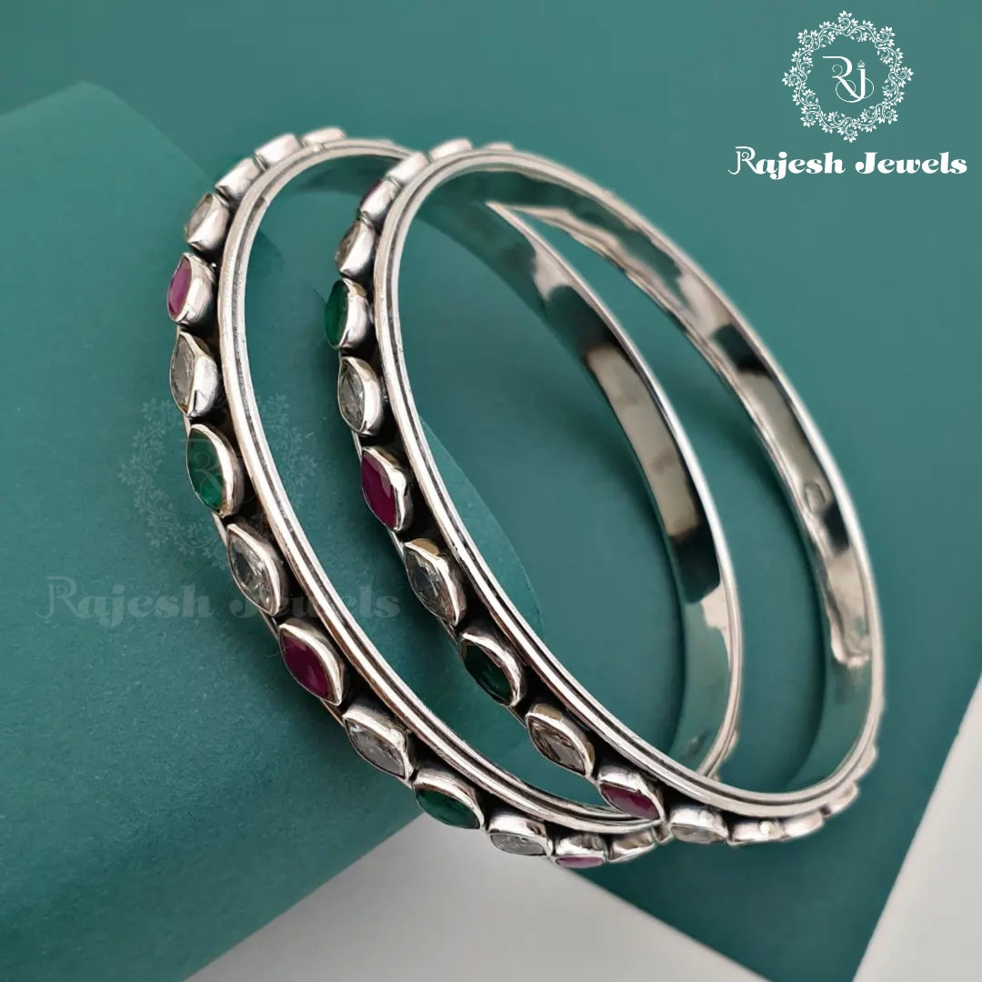 Gleaming Wavy Cutstone Bangle